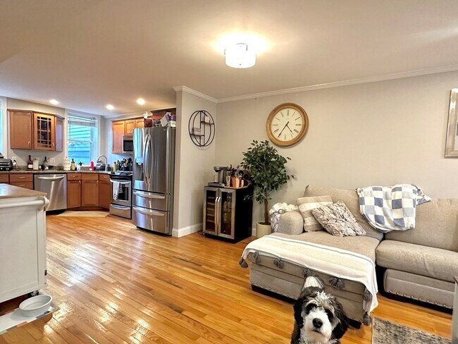 Foto del edificio - 494 E 3rd St