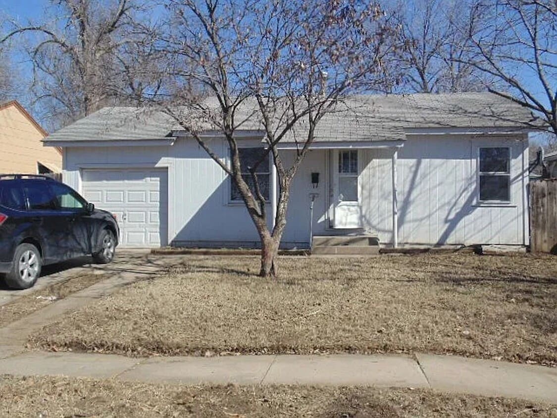 Primary Photo - Adorable Two Bedroom