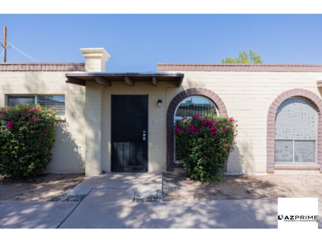 Foto del edificio - Welcome to this Charming Chandler 1/1 Apar...