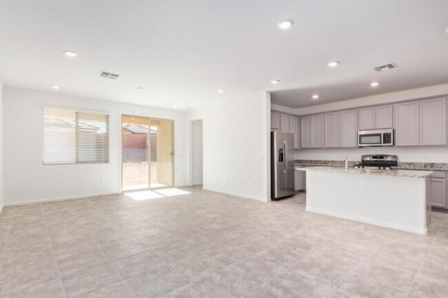 Building Photo - 8013 S Silver Lillie Way