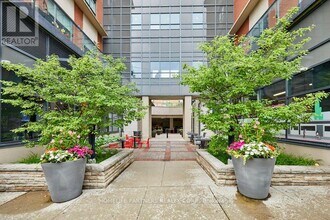 Building Photo - 35 Fontenay Ct
