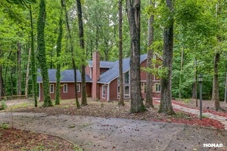 Building Photo - 2701 Wimbledon Dr