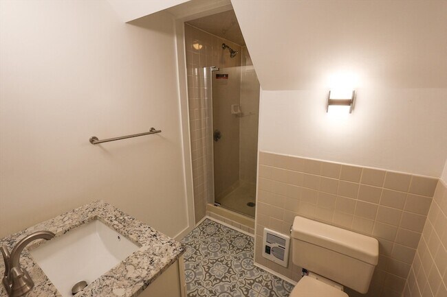 Foto del edificio - 369 Savin Hill Ave