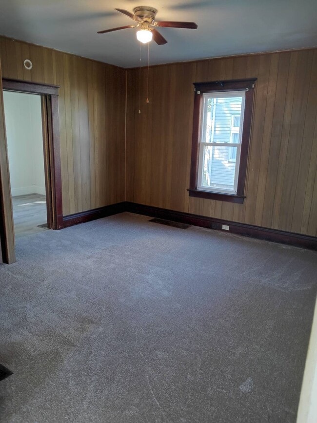 Building Photo - 935 7th St SW