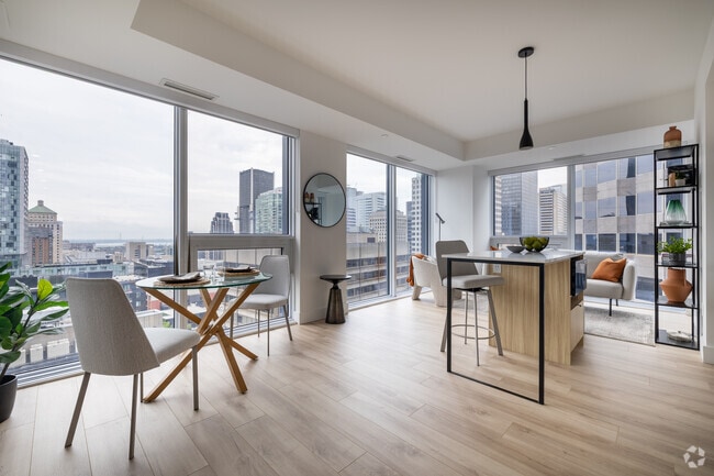 Interior Photo - Le Livmore