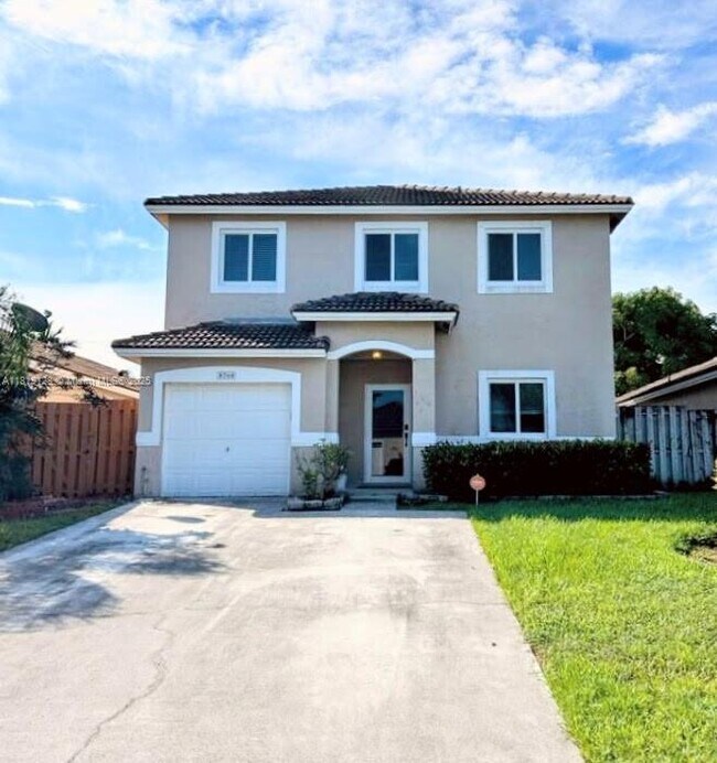 Photo - 8760 SW 213th Ln House