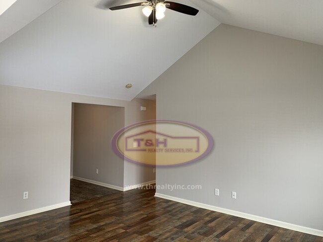 Building Photo - Great Home off Morse Reservoir in Cicero!