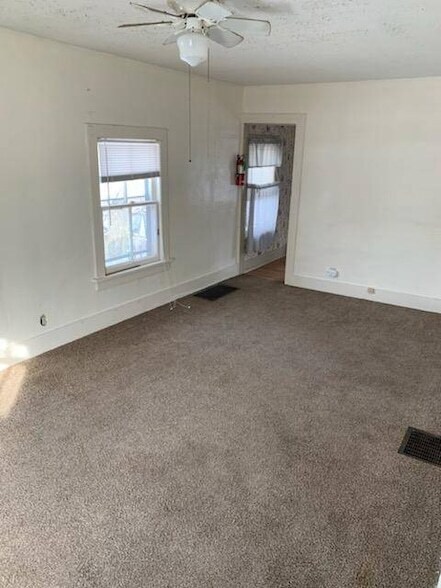Foto del edificio - 404 W Bloomfield Street Unit 2