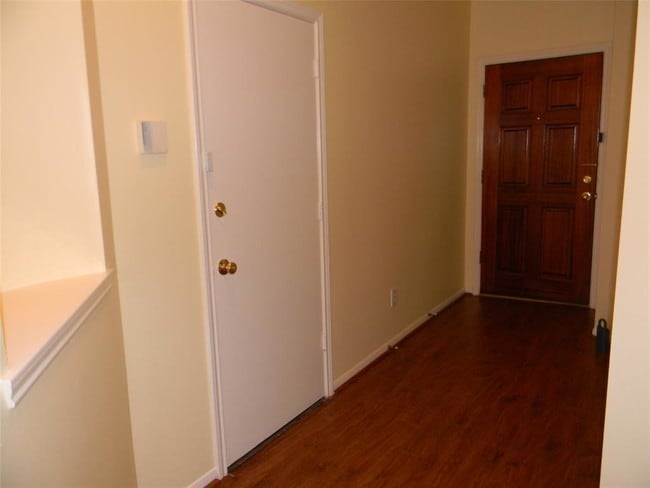 Building Photo - 4907 Falls Cir
