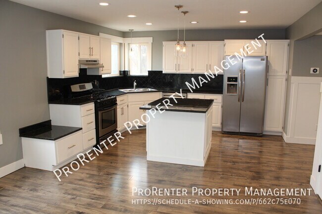 Building Photo - 8130 Deer Run Way