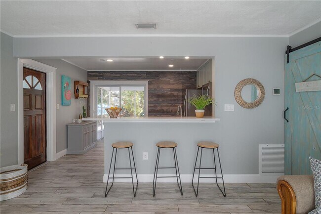Foto del edificio - Totally renovated 2/1 home in the heart of Dunedin