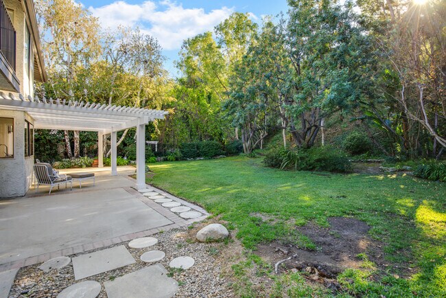 Building Photo - 23450 Park Hermosa