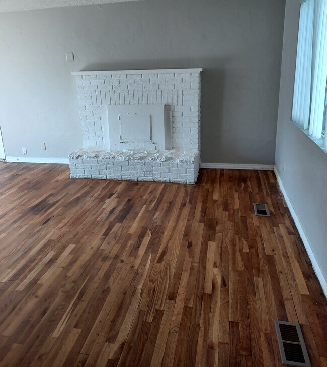 Building Photo - 3485 W Magnolia St
