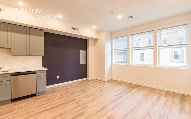 Building Photo - 1 Bed Queen Village Apartment
