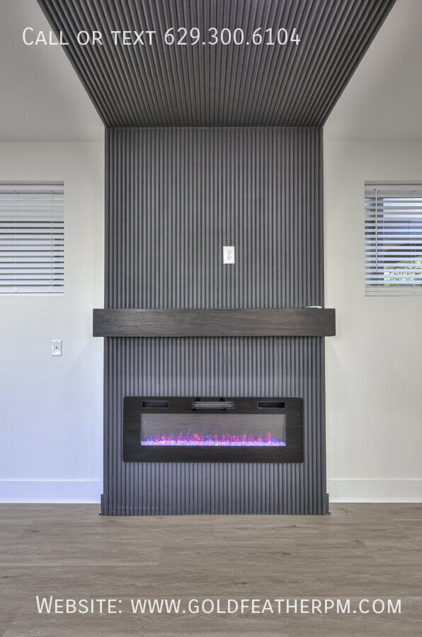 Building Photo - 402A E Trinity Ln-