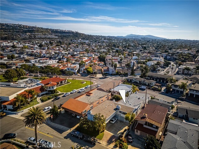 Building Photo - 305 Avenida Cabrillo