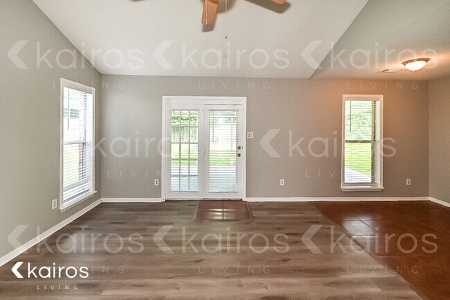 Foto del edificio - 3780 Carroll Dr