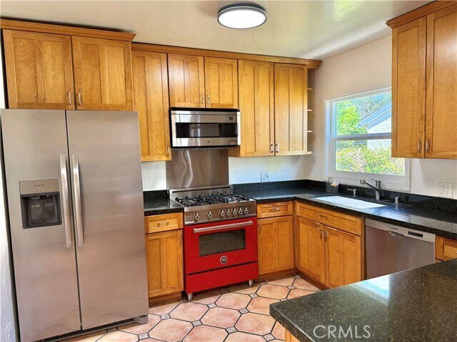 Foto del edificio - 7619 Midfield Ave