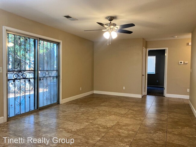 Foto del edificio - 3 br, 2 bath House - 425 W. 6th St.