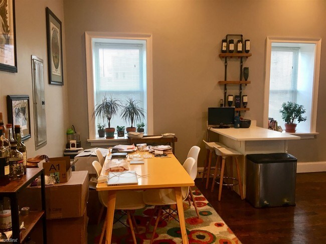 Foto del edificio - 2 br, 1 bath  - 148  West 4 street
