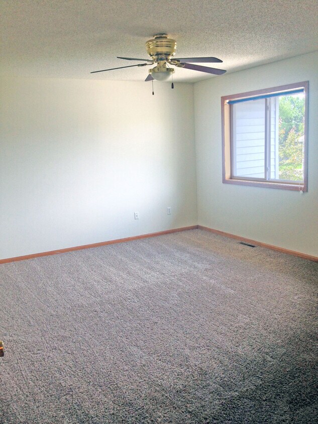 Primary Photo - 2 bedroom 2.5 bathroom Town Home in Shakopee