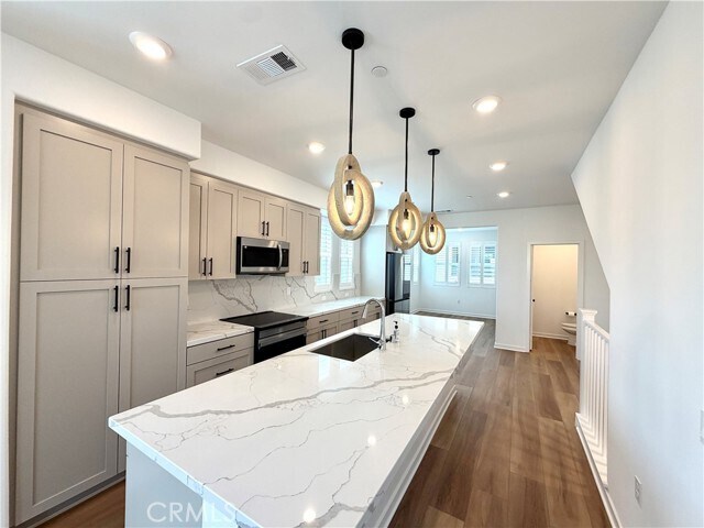Foto del edificio - 135 Evergreen Ln