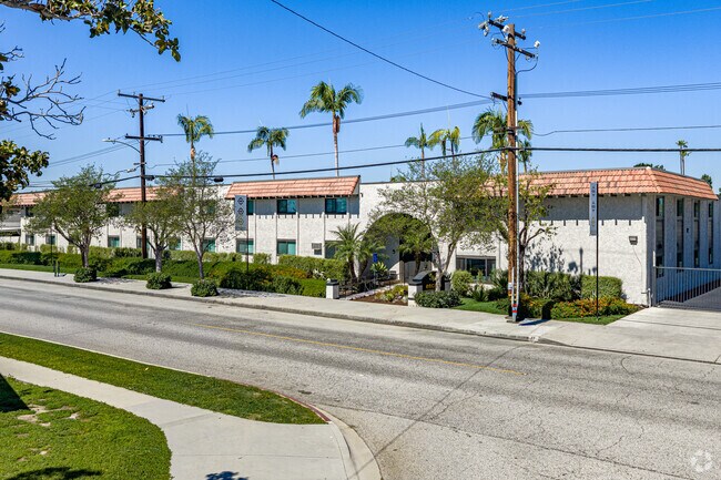 Building Photo - Encasa Norwalk