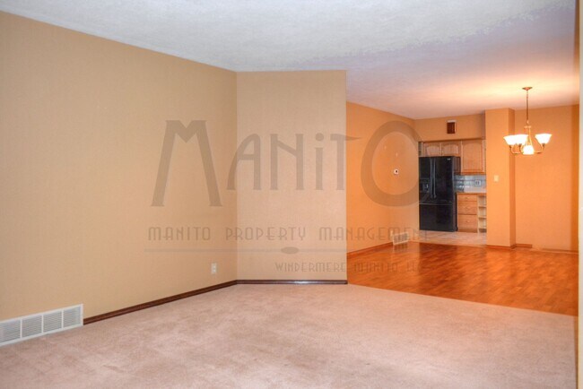 Building Photo - **COMING SOON** Spacious Wandermere Area Home