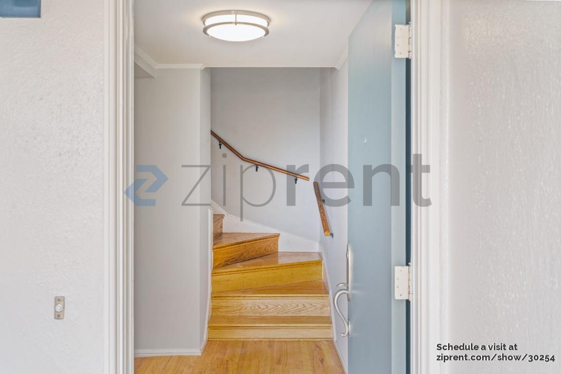 Foto principal - 1936 Quintara St