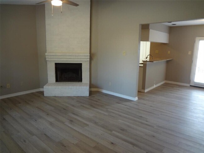 Foto del edificio - 2114 Maplewood Trail