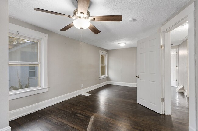 Building Photo - 2024 Early Bird Renter $1595 Special  Stat...