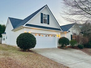 Building Photo - 90 Leaf Spring Way