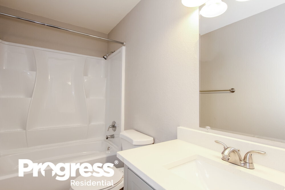 Building Photo - 2690 W Saddle Ranch Pl