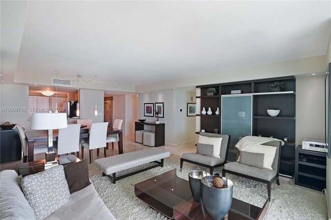 Building Photo - 2101 Brickell Ave