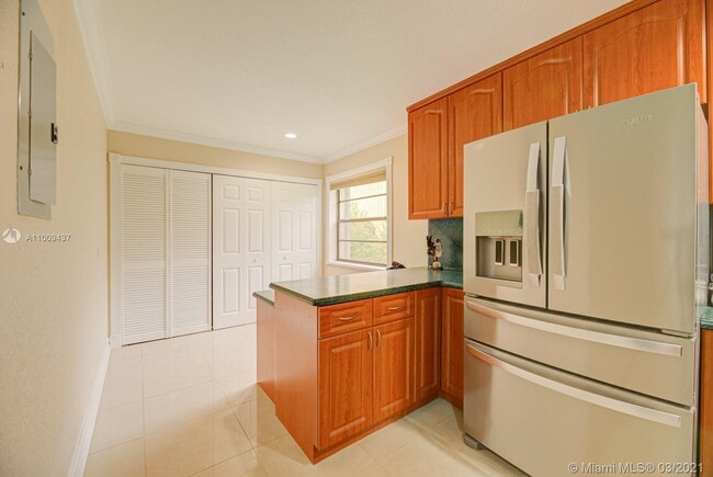 Building Photo - 3719 Estepona Ave