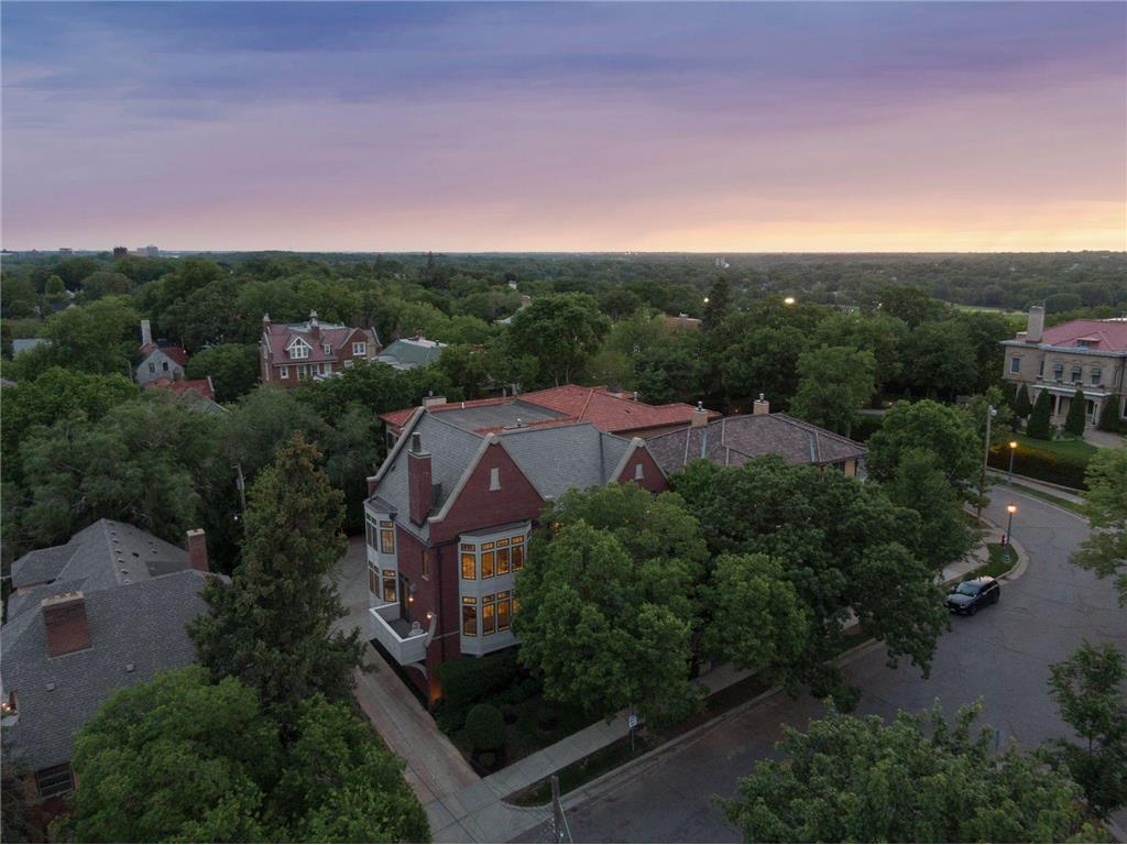 Foto principal - 1301 Mount Curve Ave