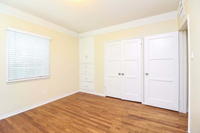 Building Photo - 2823 Fremontia Dr