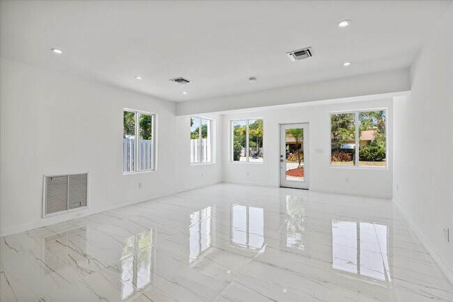 Foto del edificio - 2201 NE 9th Ave