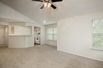 Building Photo - The Crossings Apartments