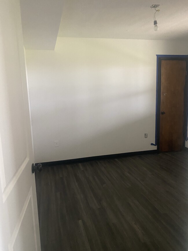 Building Photo - 503 8th St NW