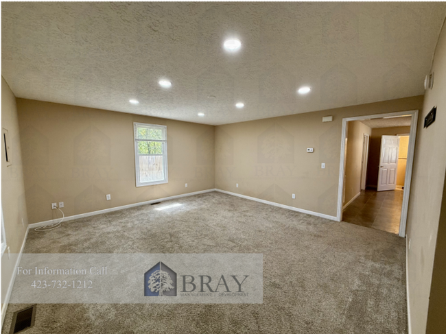 Building Photo - Charming 2-Bedroom Home with Fenced Yard a...
