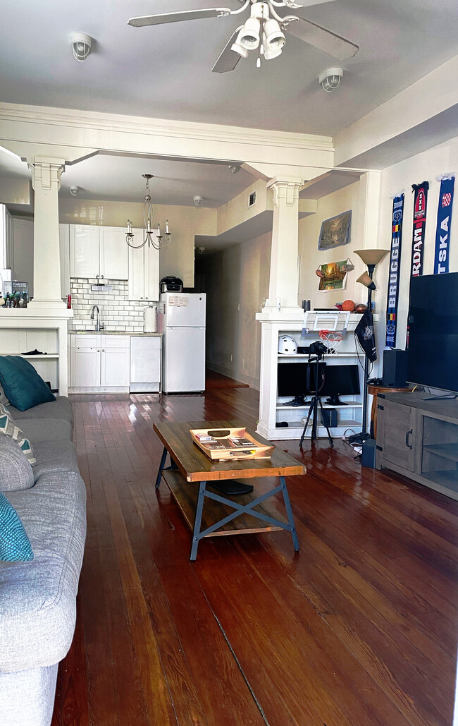 Living Room / Kitchen - 2034 Prytania St