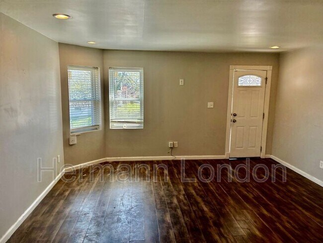 Foto del edificio - 2925 Lincoln Ave