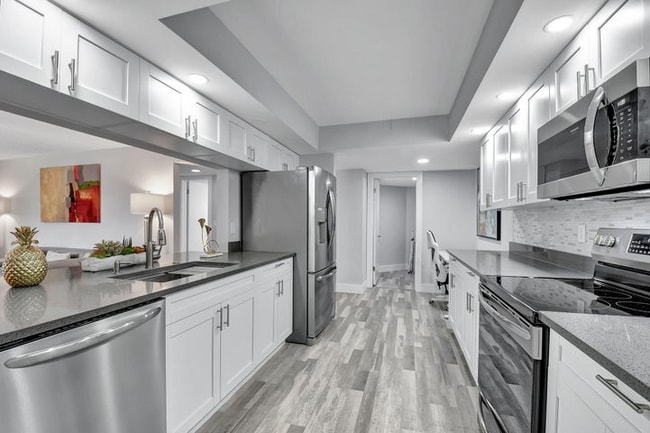 Photo - 2255 Lindell Blvd Apartment