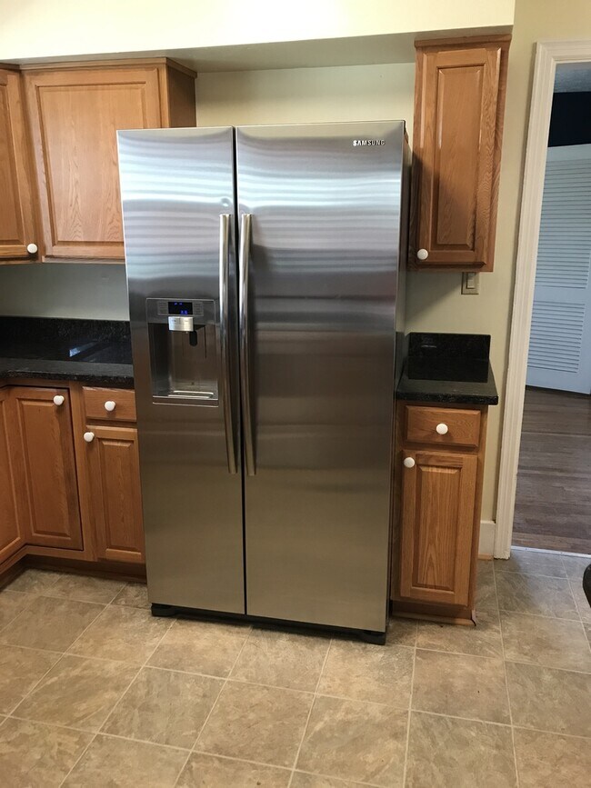 Foto del edificio - 3 Bed, 2 Bath Home