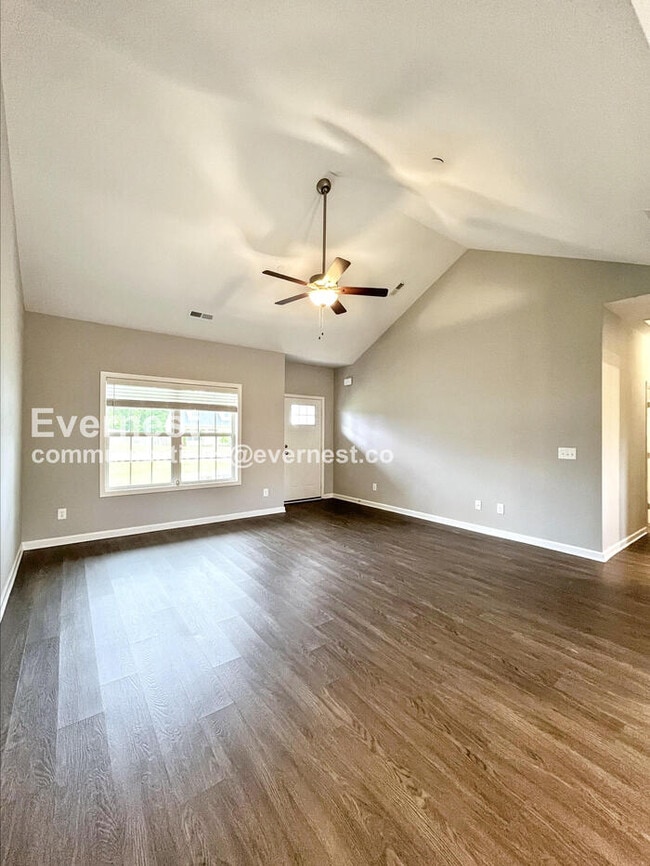 Foto del edificio - Limited Time Special Offer/  3 Bed/2 Bath ...