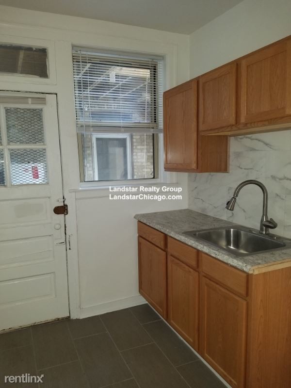 Building Photo - 6808 N Wolcott Ave