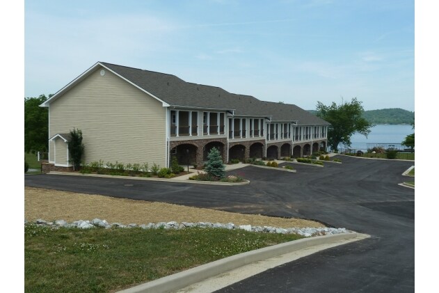 Building Photo - 1235 New Lake Rd