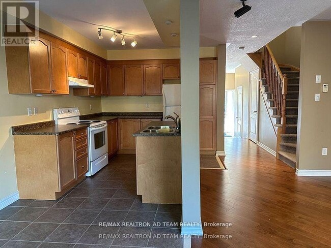 Building Photo - 15 Latitude Ln
