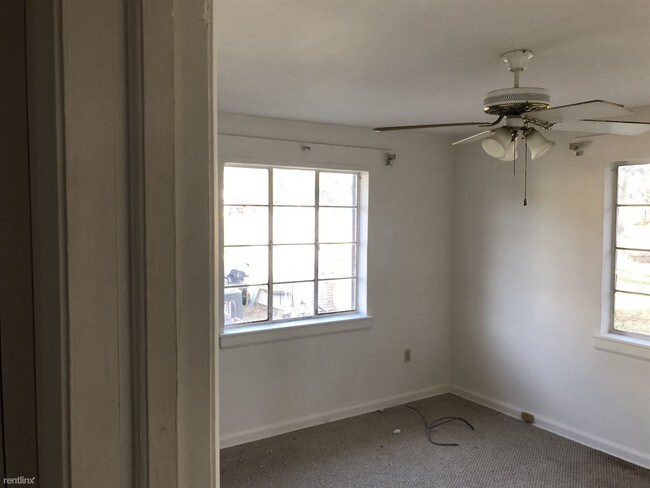 Building Photo - 706 Covington Ave